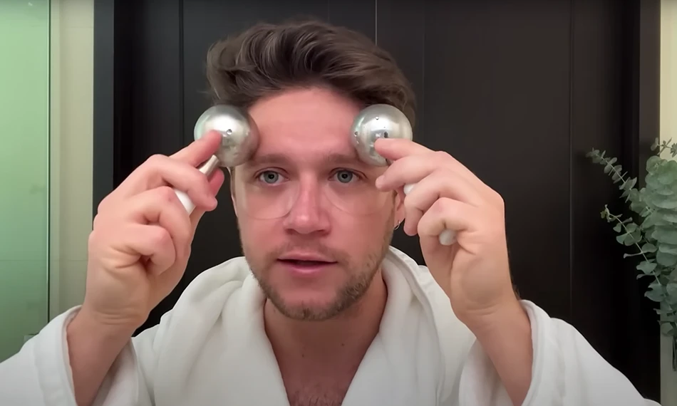The Big Silver Ice Globes From Niall Horan